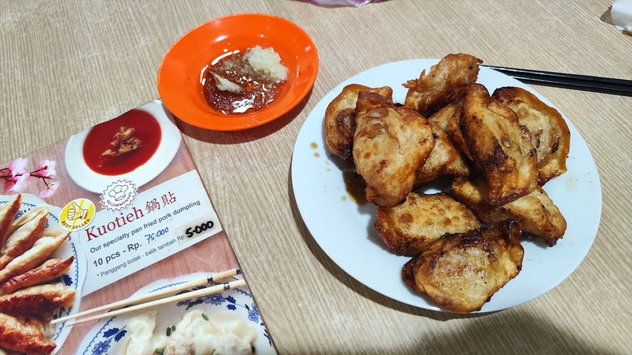 山東餃子 (Santong Kuotieh 68) 焼き餃子（両面）