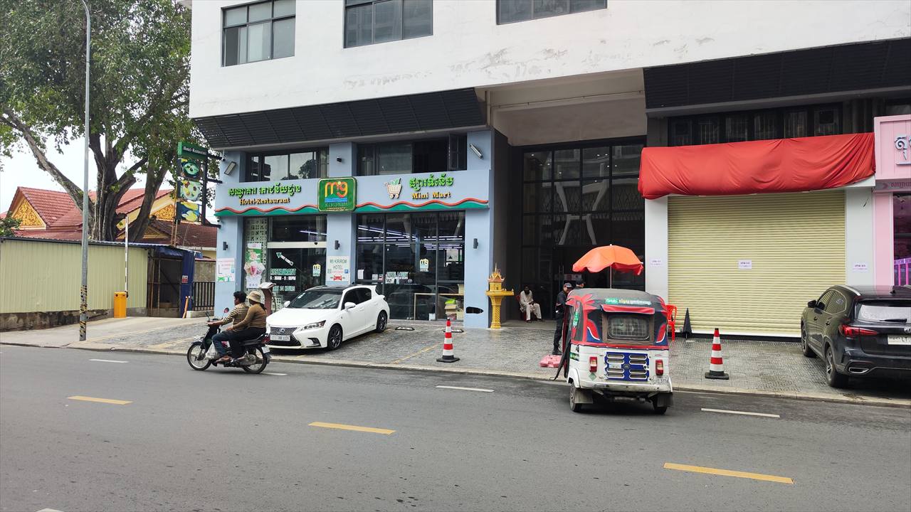 Ｍ９ キリロム ホテル　フロントデスク