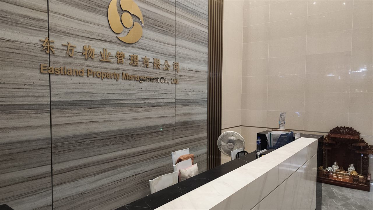 Ｍ９ キリロム ホテル　人の居ないフロント