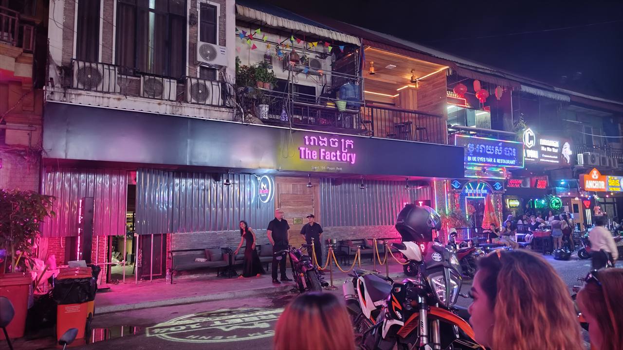 プノンペン・リバーサイド・ガールズバー St104