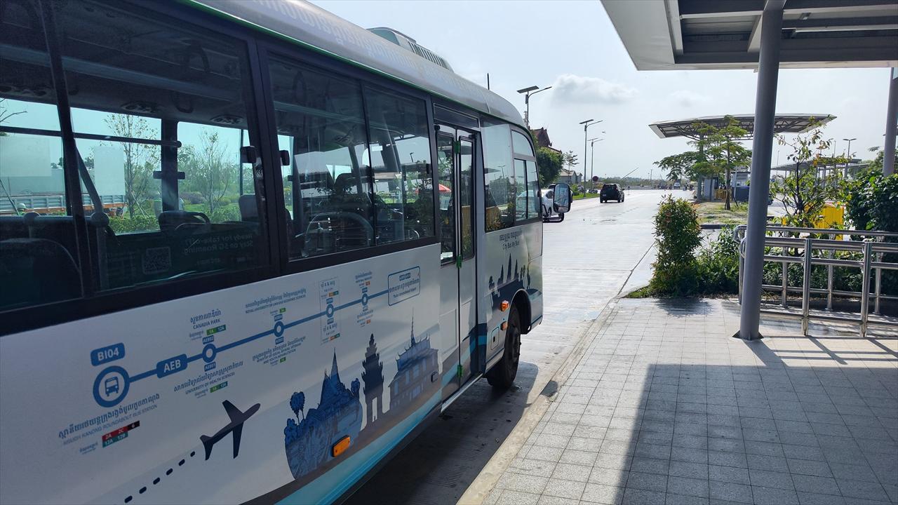 プノンペン エアポートエクスプレス テチョ国際空港降車バス停