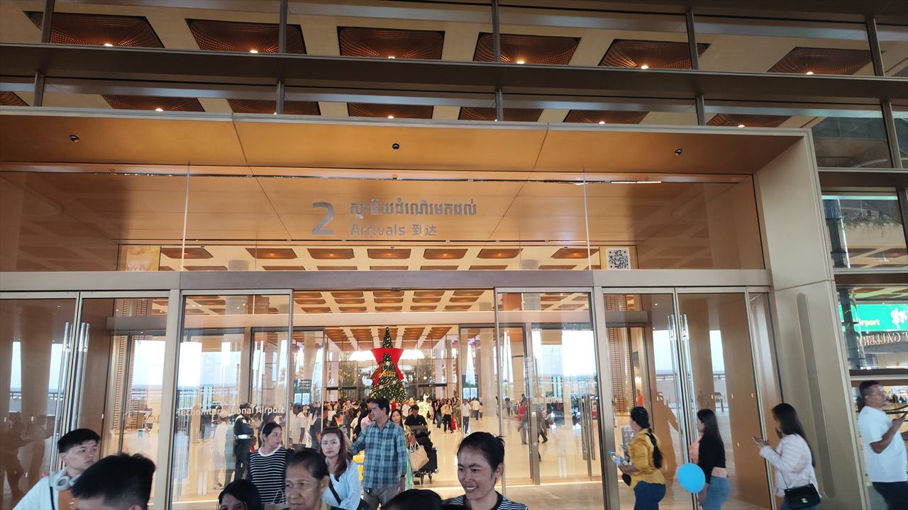 テチョ国際空港のバス 2番ゲート