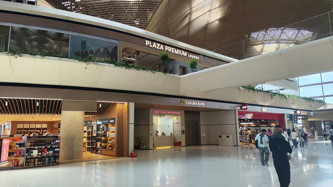 プノンペンの空港 プライオリティパス ラウンジ（渡り廊下）