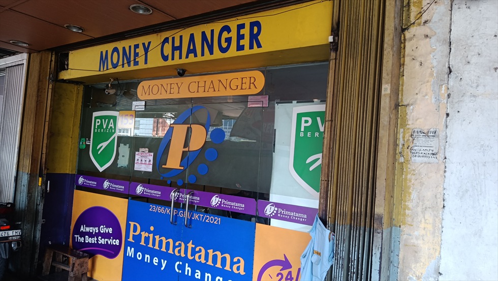 ジャカルタの両替所（Primatama Money Changer）店舗外観