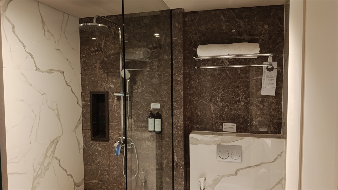 Mercure Jakarta Batavia （シャワーブース）