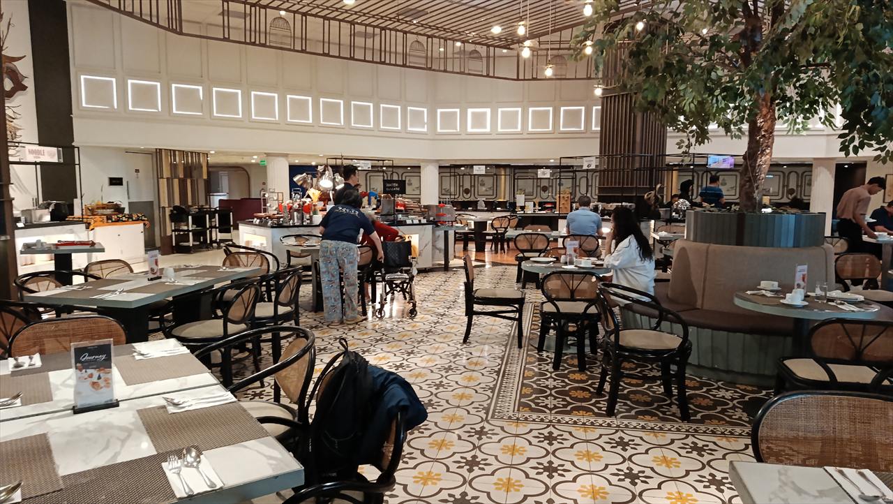 Mercure Jakarta Batavia （朝食会場１）
