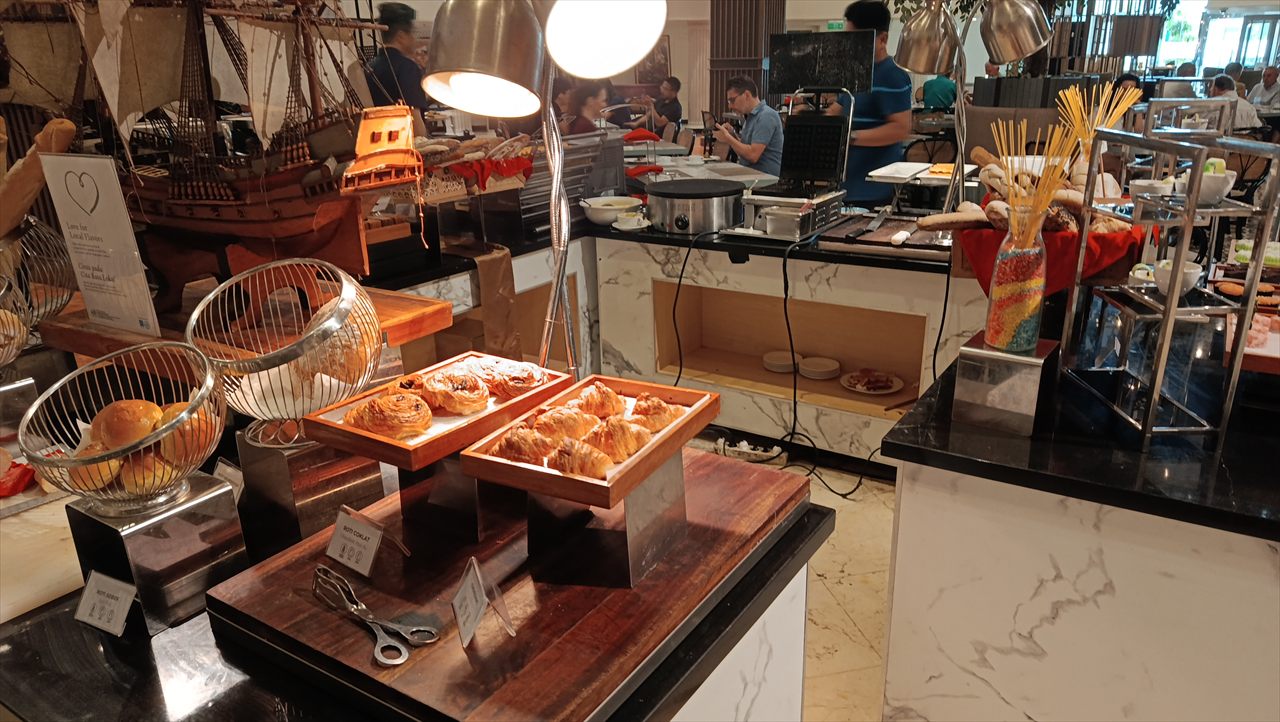 Mercure Jakarta Batavia （ビュッフェ１）